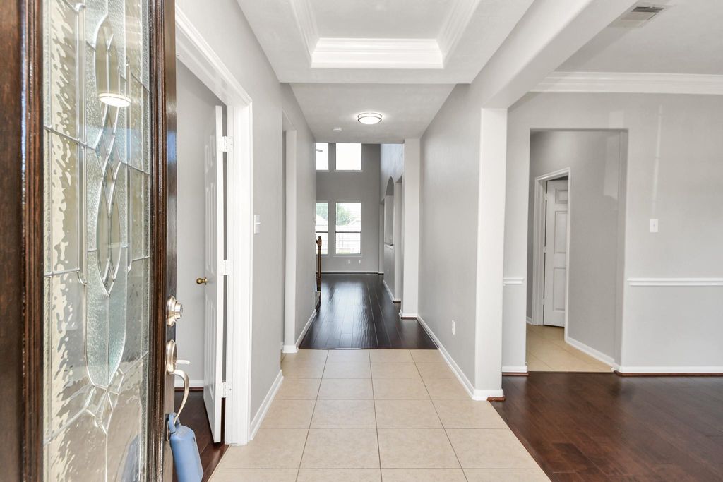 Photo of 2226 Black Oak Dr Drive, Sugar Land, TX 77479 (MLS # 96171231)