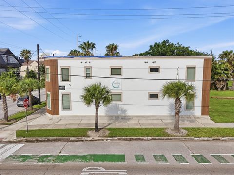 Photo of 2825 Ball Street, Galveston, TX 77550 (MLS # 2083669)