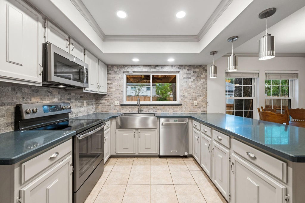 Photo of 3223 Park Garden Drive, Houston, TX 77339 (MLS # 39949117)