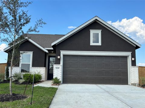 Photo of 5219 Saratoga Bass Drive, Baytown, TX 77521 (MLS # 38256065)