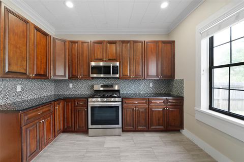 Tiny photo for 309 Pecore Street, Houston, TX 77009 (MLS # 92884000)