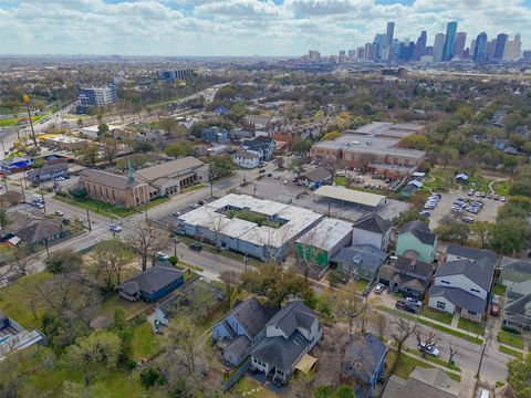 Tiny photo for 309 Pecore Street, Houston, TX 77009 (MLS # 92884000)