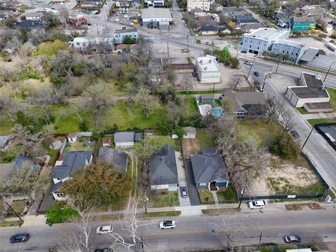 Tiny photo for 309 Pecore Street, Houston, TX 77009 (MLS # 92884000)