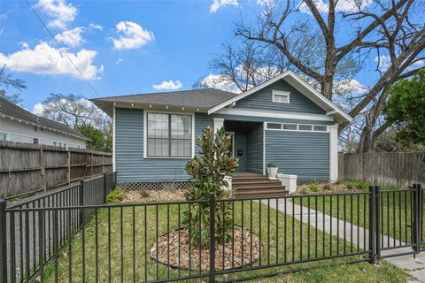 Tiny photo for 309 Pecore Street, Houston, TX 77009 (MLS # 92884000)