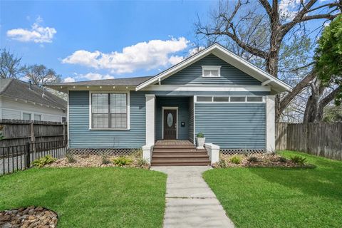 Tiny photo for 309 Pecore Street, Houston, TX 77009 (MLS # 92884000)