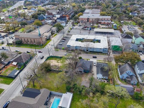 Tiny photo for 309 Pecore Street, Houston, TX 77009 (MLS # 92884000)