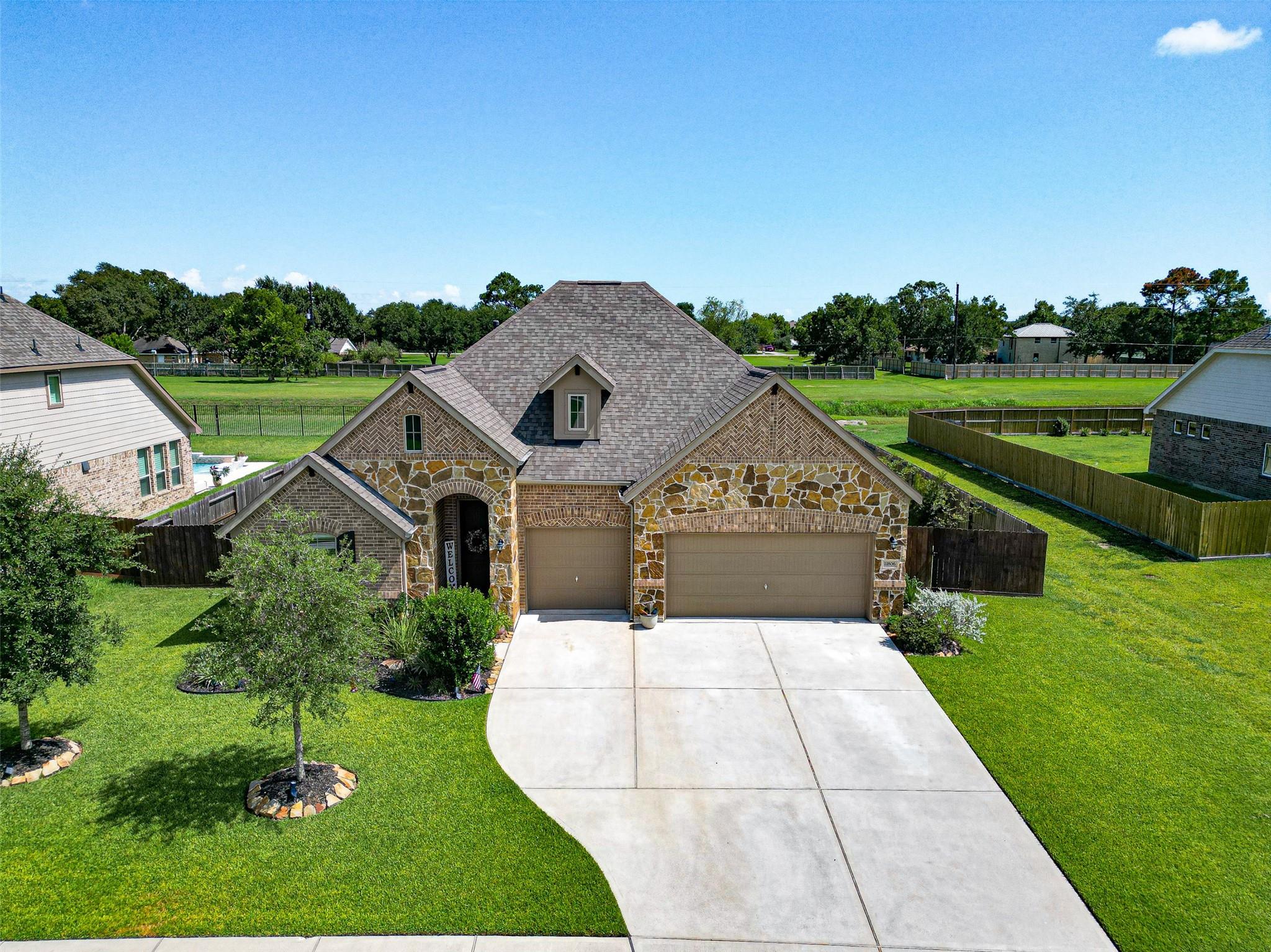 11806 Autumn Leaf Drive