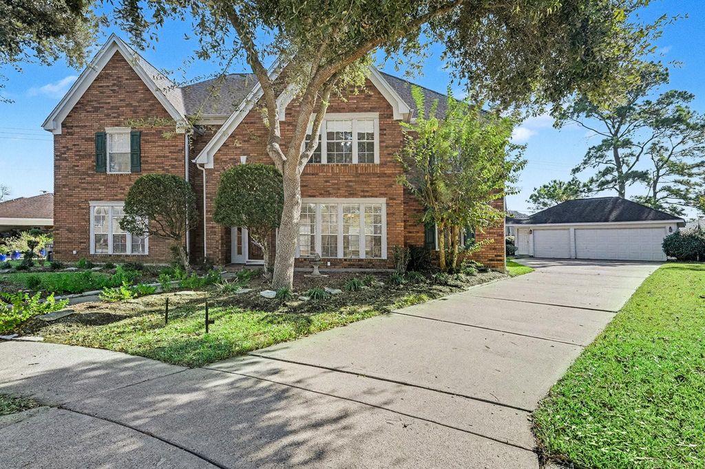 Photo of 2125 Tipperary Drive, Pearland, TX 77581 (MLS # 94835794)