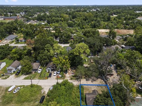 Photo of 7315 Parkes Street, Houston, TX 77088 (MLS # 32779410)