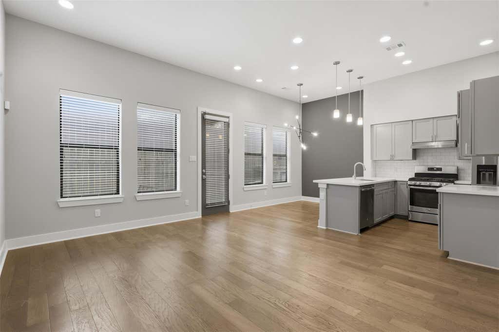 Photo of 614 Thornton Road #D, Houston, TX 77018 (MLS # 72210521)
