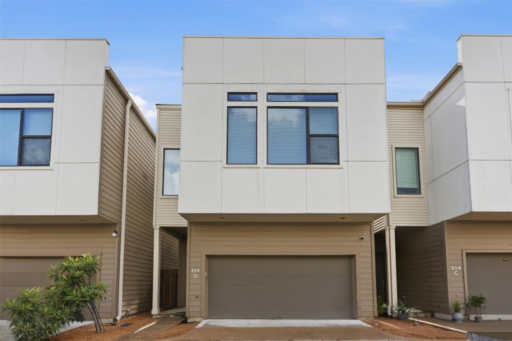 Photo of 614 Thornton Road #D, Houston, TX 77018 (MLS # 72210521)