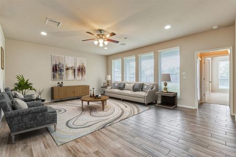 Homes For Rent - 122 Grinnell Trail<br/> Montgomery, TX 77316