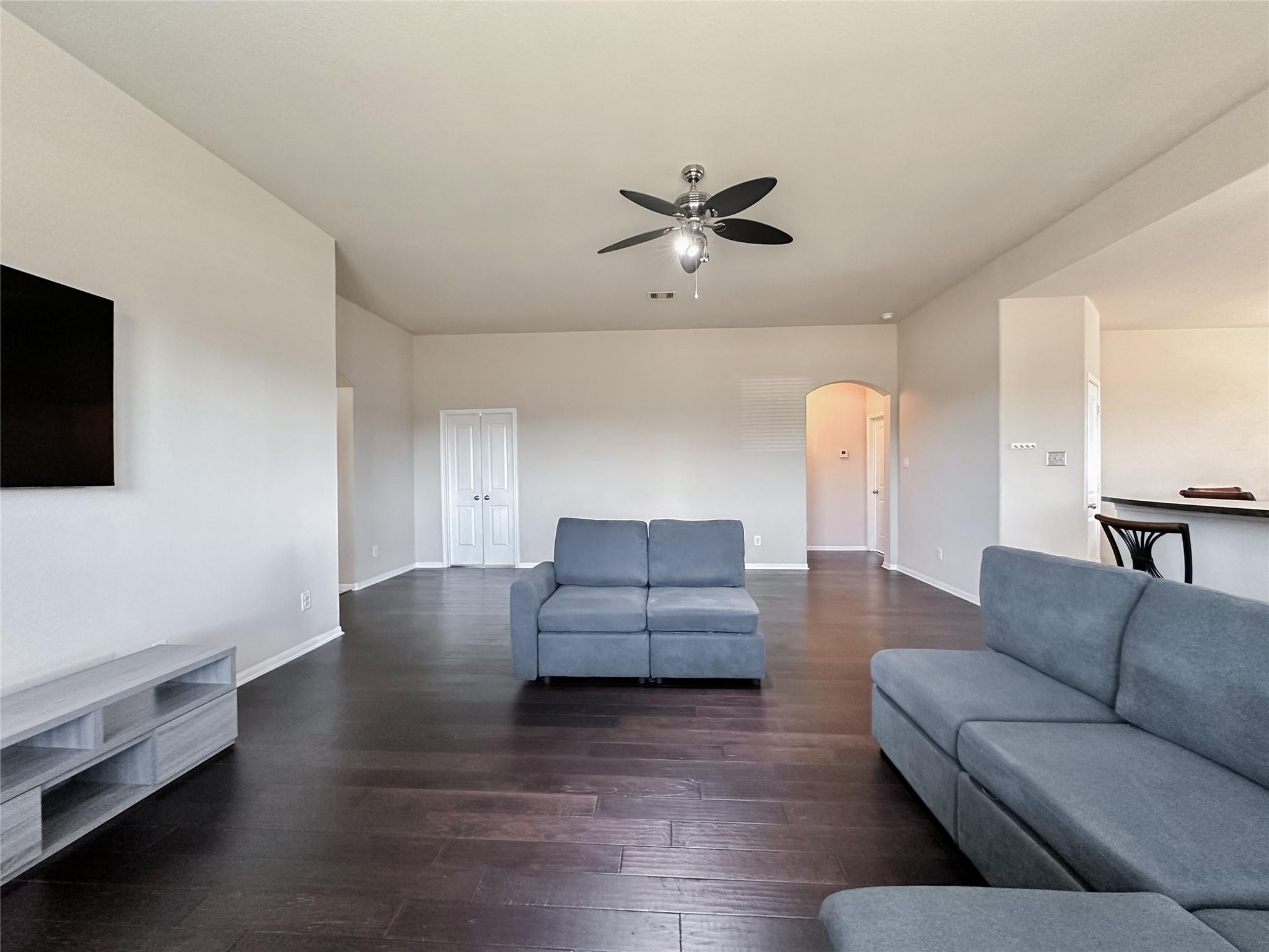 332 Country Crossing Circle