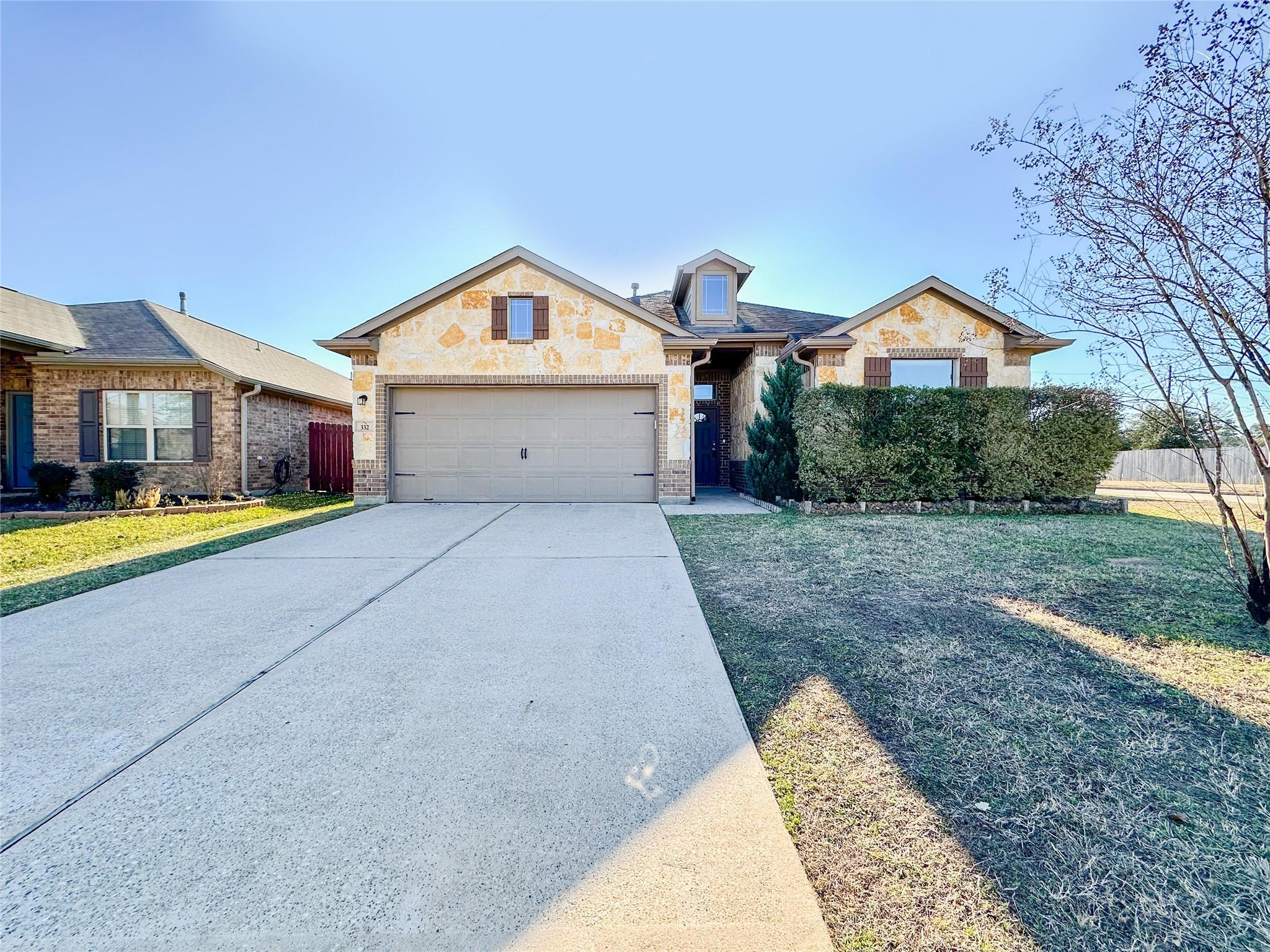 332 Country Crossing Circle
