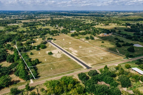 Photo of 8 Maplewood Lane, Brenham, TX 77833 (MLS # 67280337)