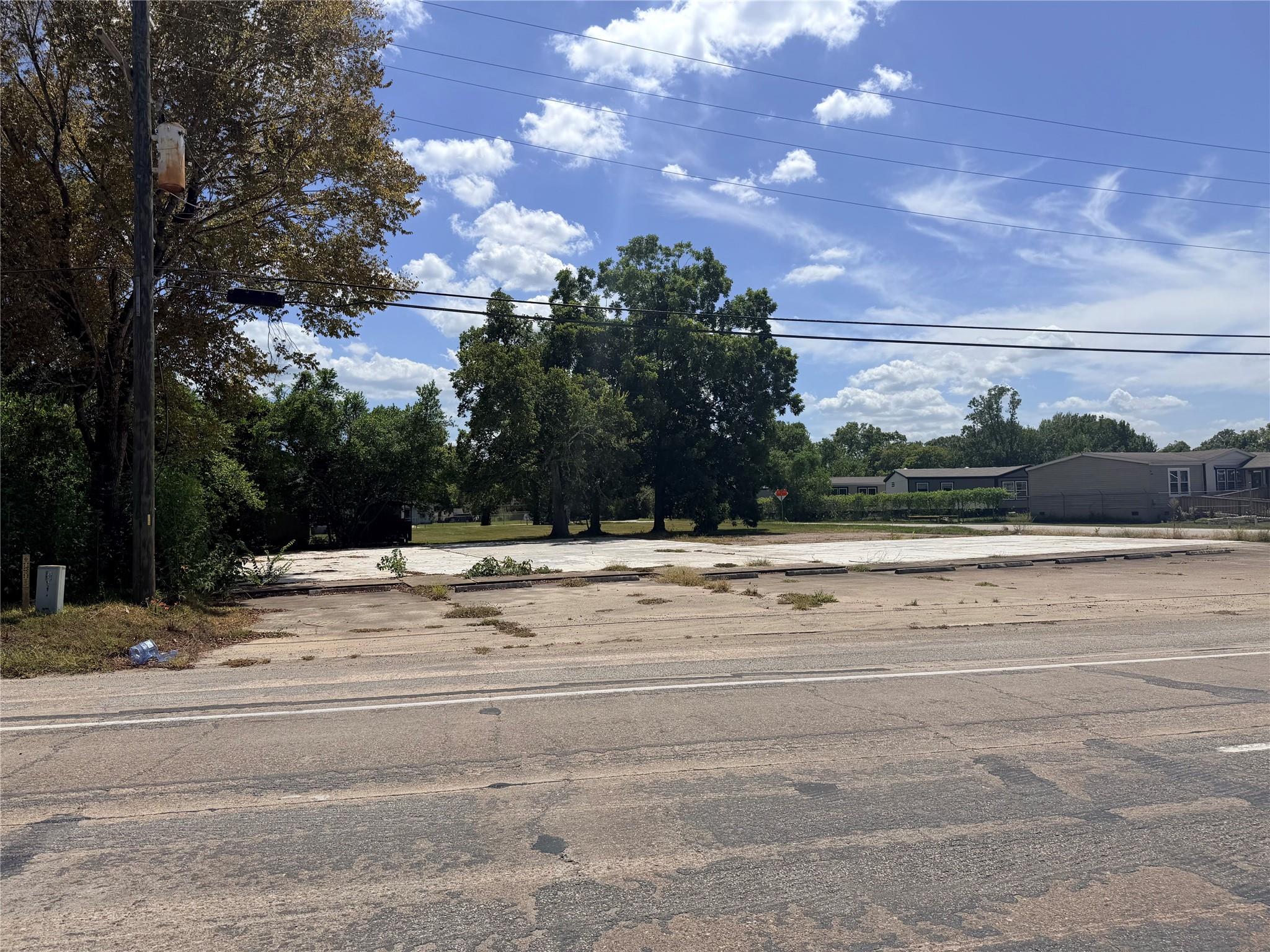 612 Highway 90 East