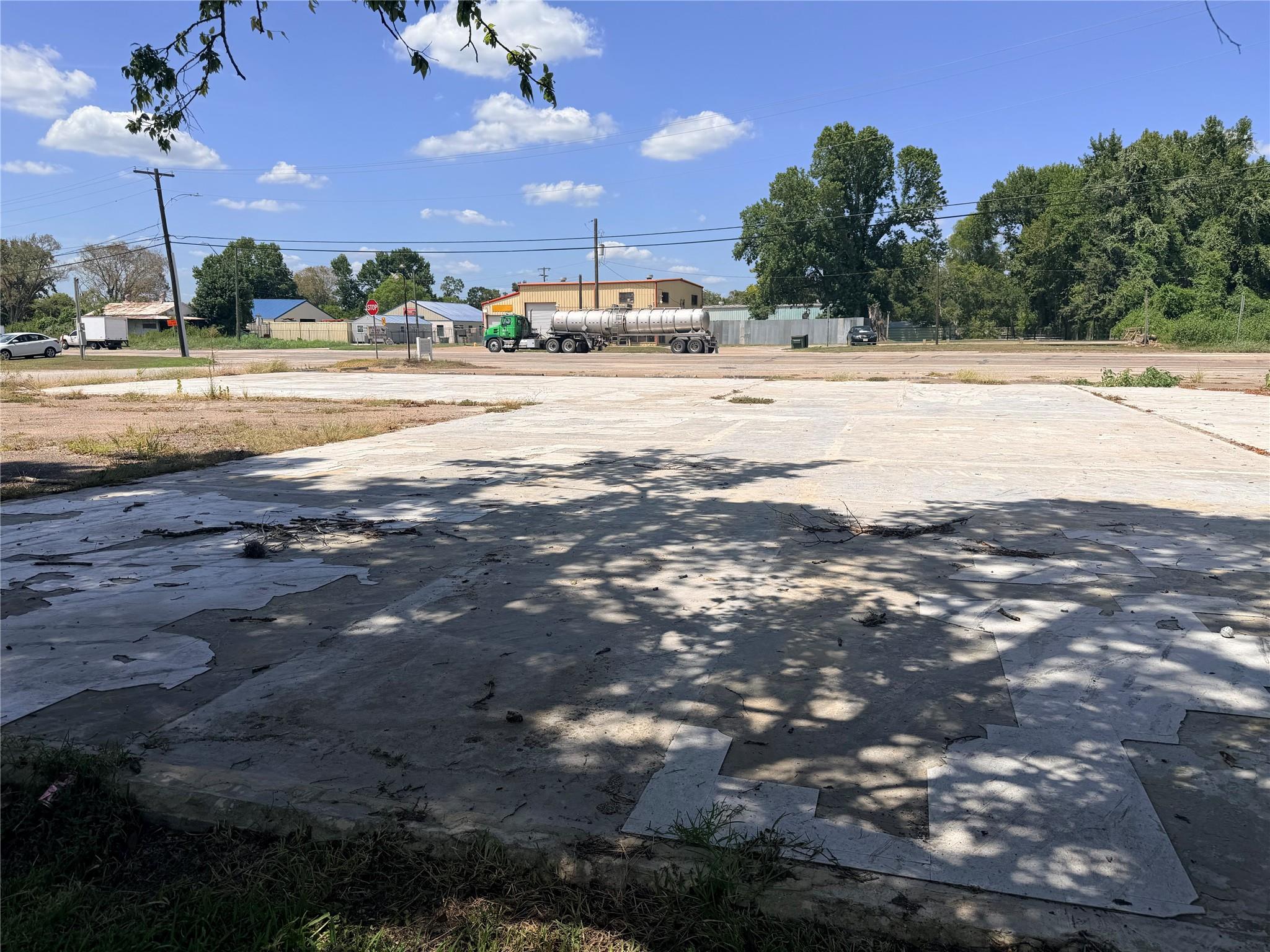612 Highway 90 East