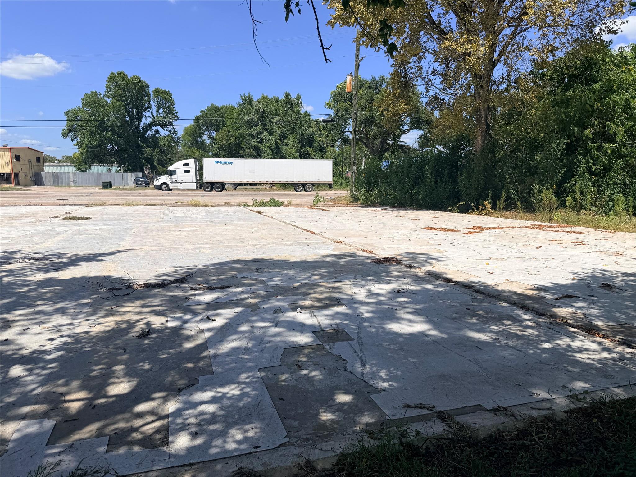 612 Highway 90 East