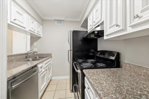 Photo of 201 Emerson Street #16, Houston, TX 77006 (MLS # 16349810)