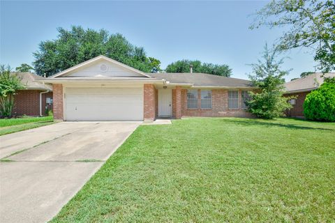 Photo of 2311 Old Oak Ln, Kingwood, TX 77339 (MLS # 14037598)
