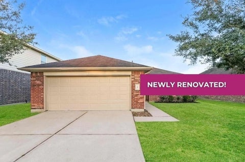 Photo of 24 Leisure Shore Court, Manvel, TX 77578 (MLS # 70056893)