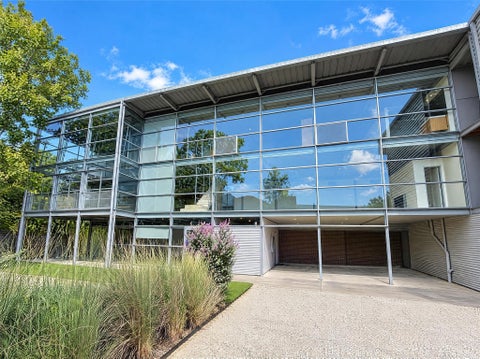 Photo of 4710 Yoakum Boulevard, Houston, TX 77006 (MLS # 2602724)