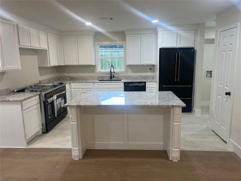 Photo of 963 Coachlight DR, Houston, TX 77077 (MLS # 97800936)