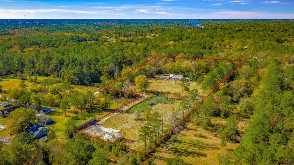 Photo of 7101 Ireland Lane, Silsbee, TX 77656 (MLS # 25761751)