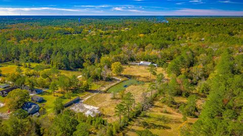 Photo of 7101 Ireland Lane, Silsbee, TX 77656 (MLS # 25761751)