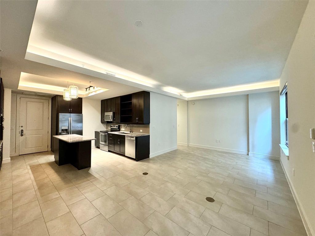 Photo of 2303 Mid St Lane #108, Houston, TX 77027 (MLS # 32012124)