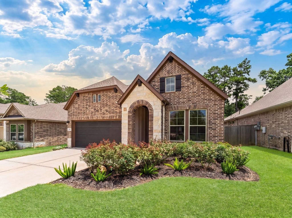Photo of 128 Winged Elm Court, Conroe, TX 77318 (MLS # 82436809)