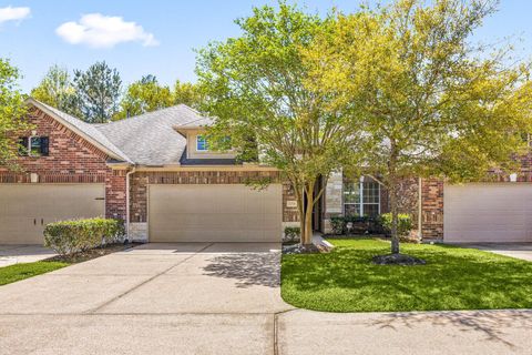 Townhouse For Sale - 7204 S Boulder Cliff Lane<br/> Humble, TX 77396