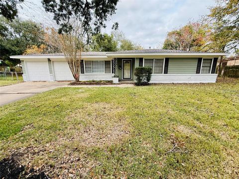 Photo of 2310 Pecos Street, La Marque, TX 77568 (MLS # 96127595)