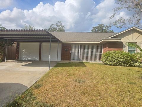 Photo of 4122 Beran Drive, Houston, TX 77045 (MLS # 31319214)