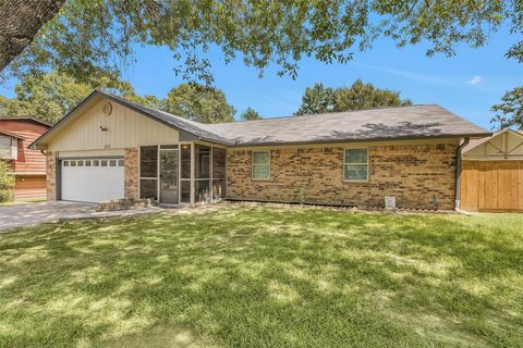 Photo of 202 Twin Harbors Drive, Onalaska, TX 77360 (MLS # 95599934)