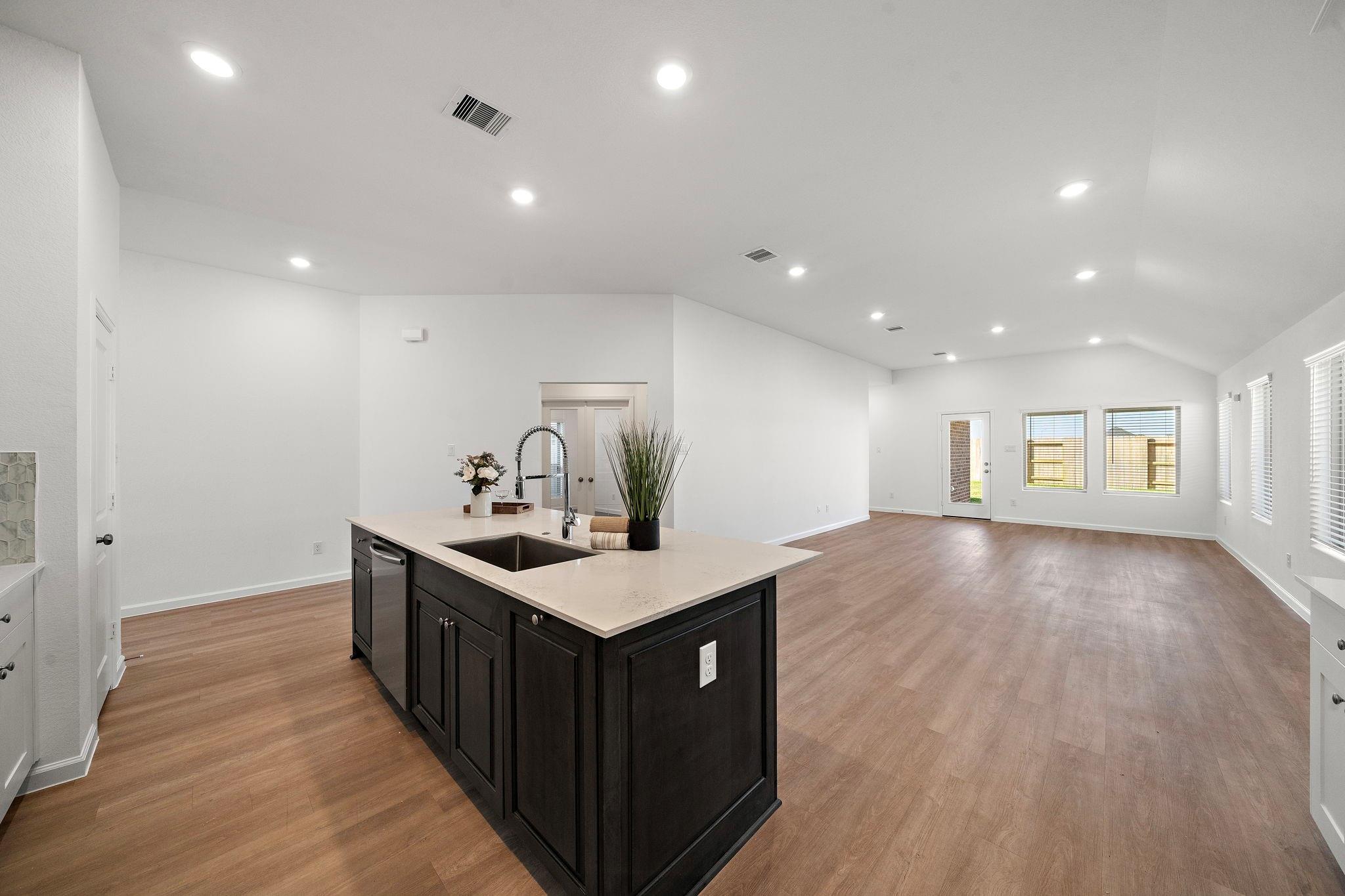 4823 Shimmer Side Drive
