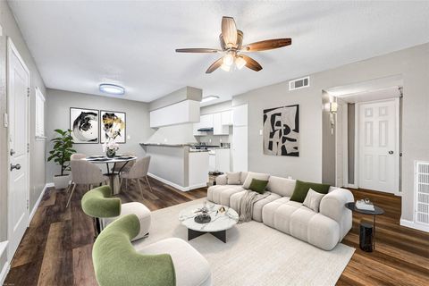 Photo of 1529 Wirt Road #19, Houston, TX 77055 (MLS # 94877893)