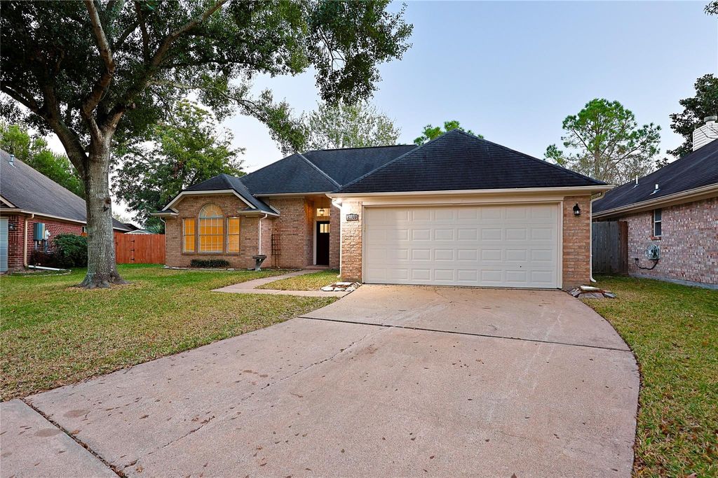 Photo of 2109 Eastland Street, League City, TX 77573 (MLS # 17752279)