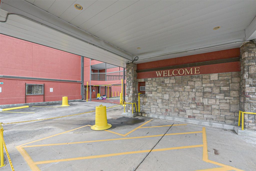 Photo of 1025 Swanson Street #211, Houston, TX 77030 (MLS # 33697880)