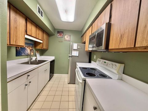 Photo of 3220 69th Street #D3, Galveston, TX 77551 (MLS # 13845038)
