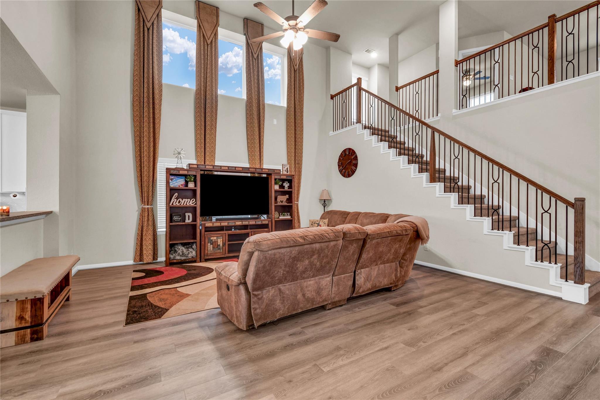 2423 Ridgewood Drive