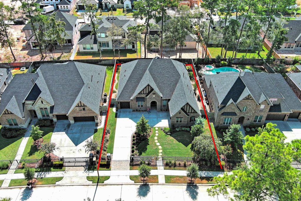 Photo of 10581 Lake Palmetto Drive, Conroe, TX 77385 (MLS # 22777128)