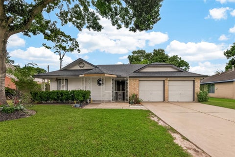 Photo of 13726 Eastbourne Drive, Houston, TX 77034 (MLS # 68720000)