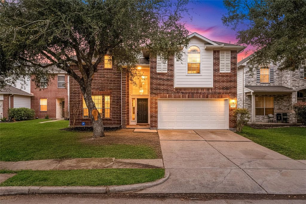 Photo of 1730 Carriage Run Court, Fresno, TX 77545 (MLS # 52908998)