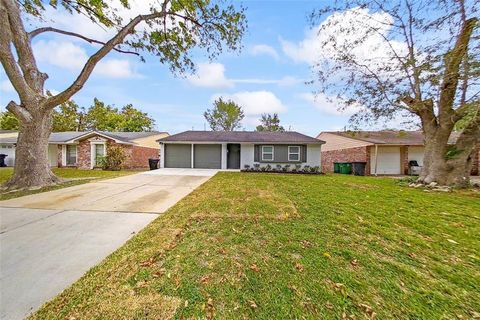 Homes For Rent - 4002 Prudence Drive<br/> Harris County, Houston, TX 77045