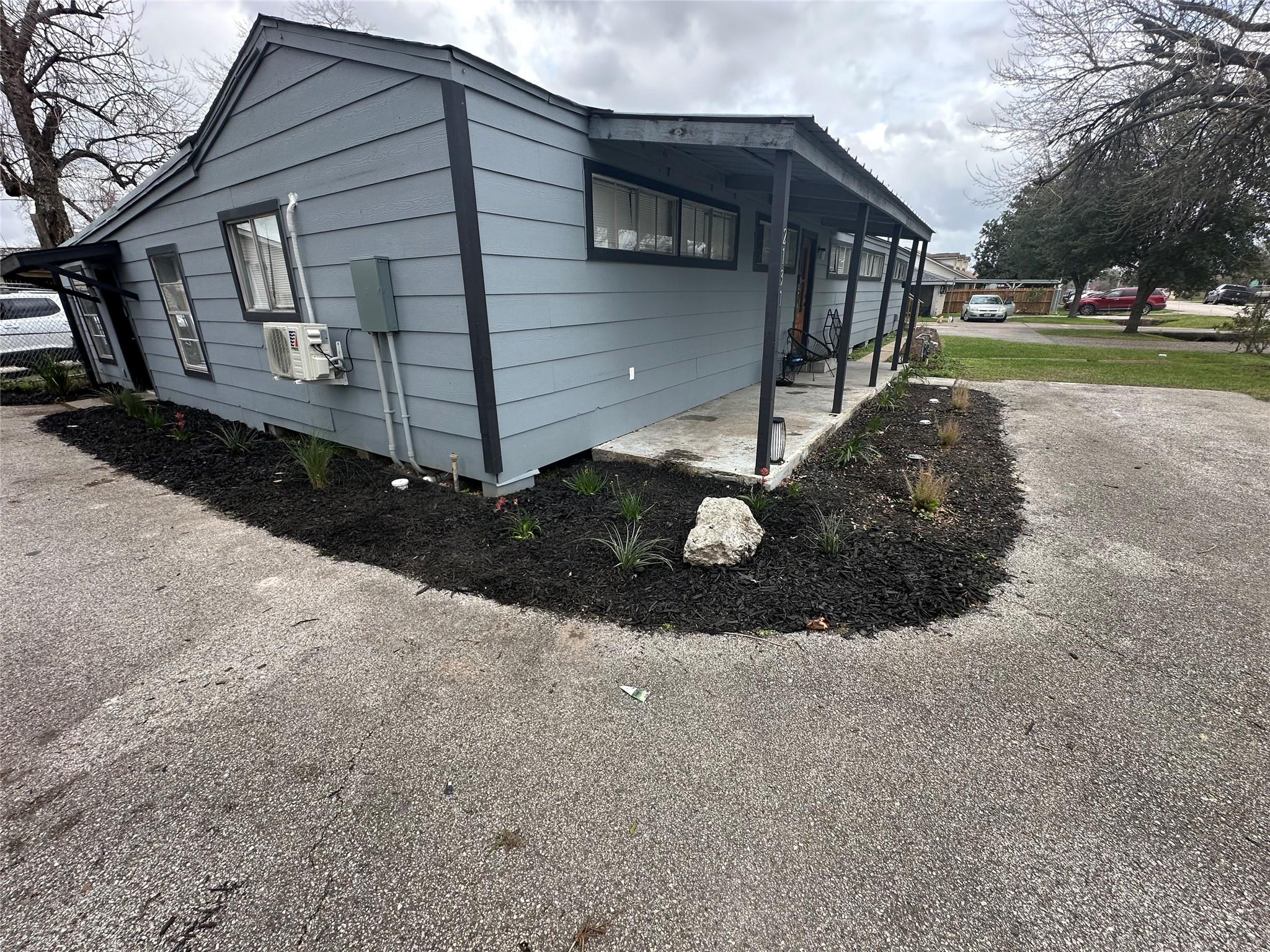 2131 Cromwell Street D