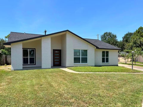 Photo of 2910 Cherry Hills Drive, Missouri City, TX 77459 (MLS # 70924860)