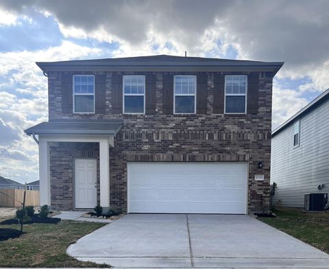 Homes For Sale - 10319 Vinca Minor Lane<br/> Houston, TX 77016