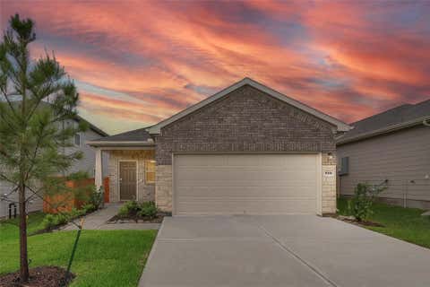 Homes For Sale - 306 Shady Cedar Hill Lane<br/> Conroe, TX 77378