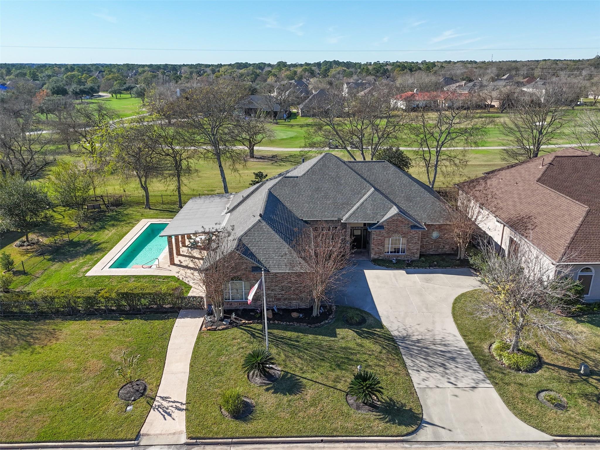 118 Hillsborough Drive W